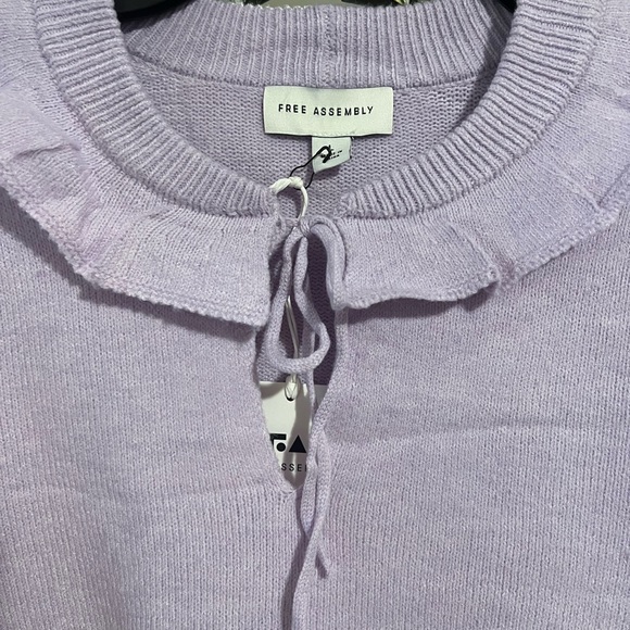 *SOLD*Free assembly lavender sweater sz L - Picture 2 of 6